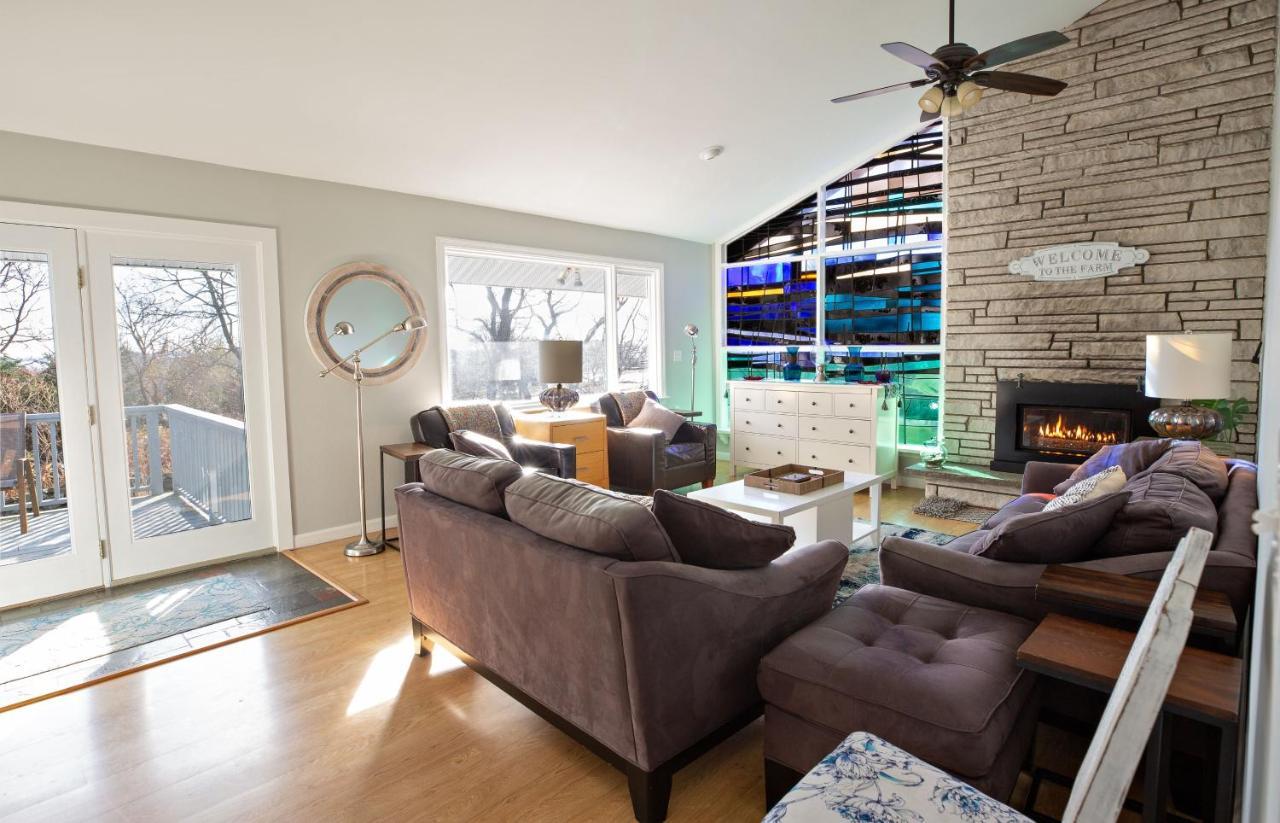 Unique Retreat With Private Patio, 4 King Beds And Bbq Villa Groton Eksteriør bilde