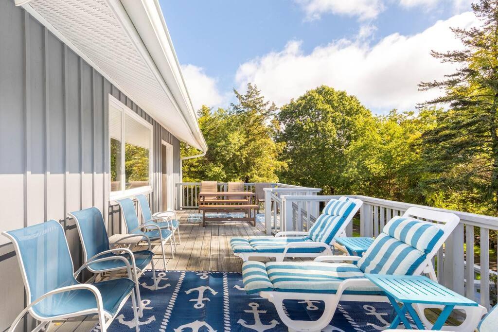 Unique Retreat With Private Patio, 4 King Beds And Bbq Villa Groton Eksteriør bilde
