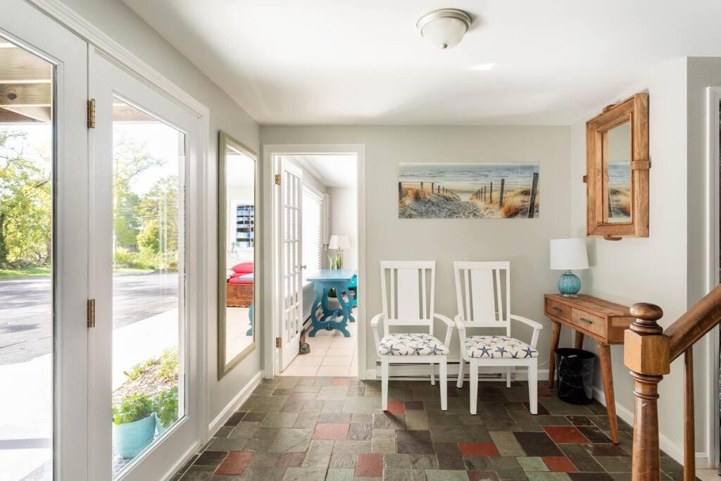 Unique Retreat With Private Patio, 4 King Beds And Bbq Villa Groton Eksteriør bilde